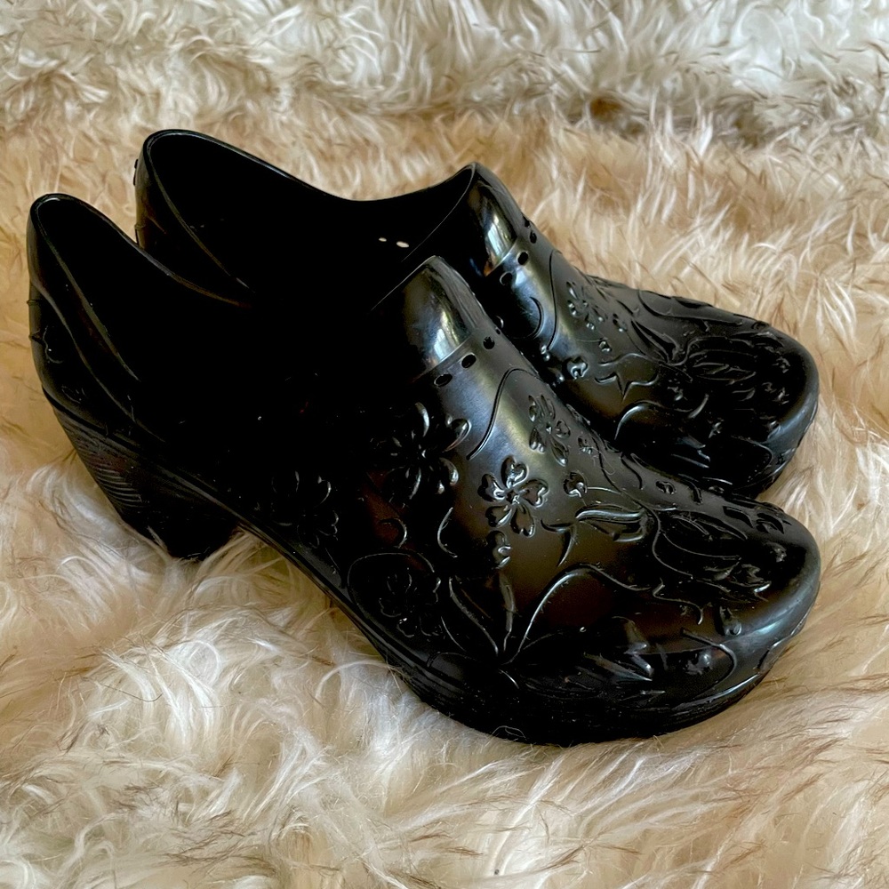 Dansko black Pippa floral rubber/plastic clogs size 37